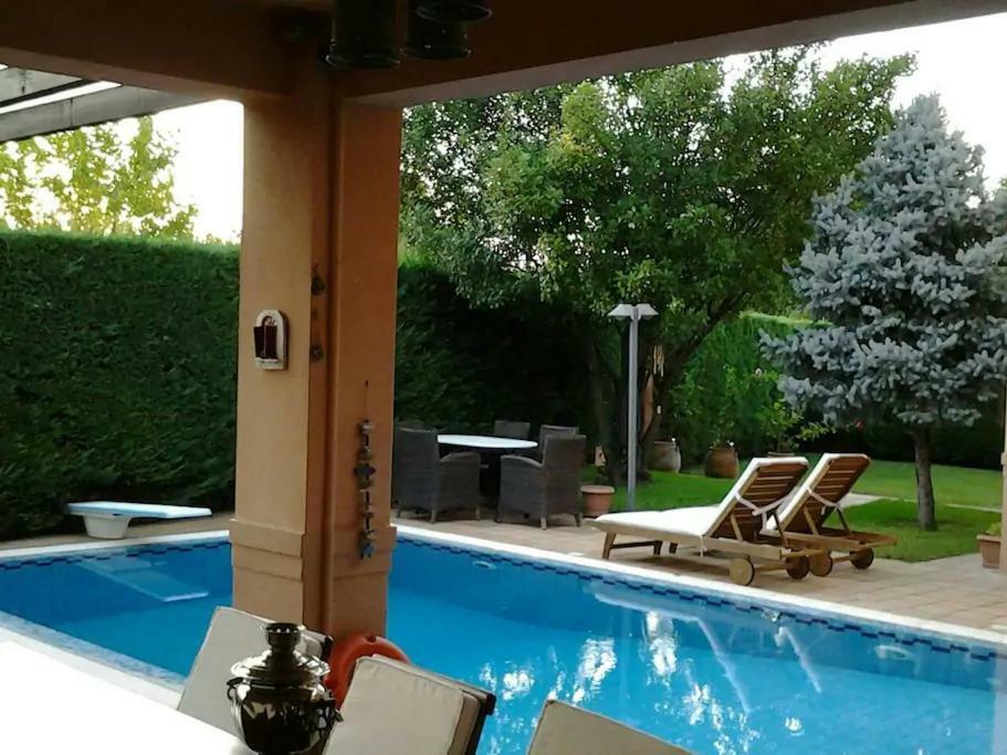 4-Seasons Pool Villa Near Meteora Tríkala Exterior foto